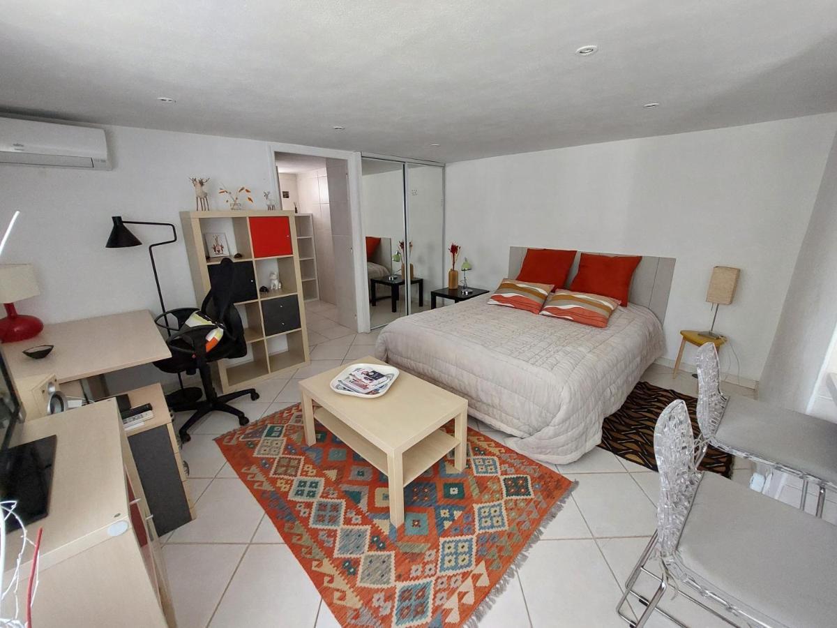 studio rue ménard près de la tour magne Nîmes Extérieur photo