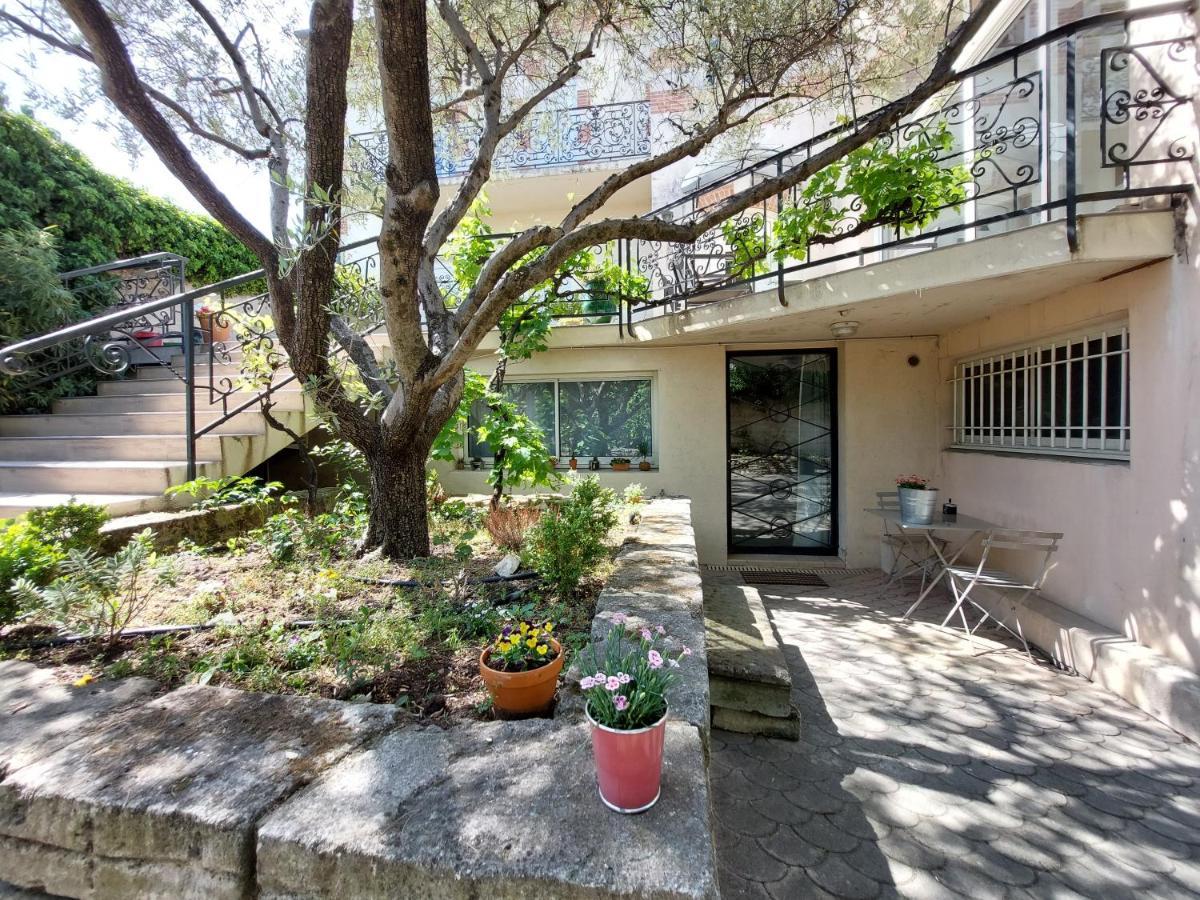 studio rue ménard près de la tour magne Nîmes Extérieur photo