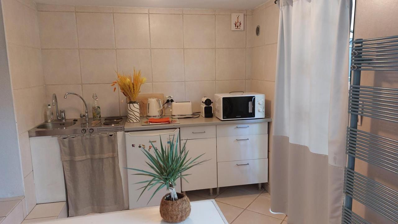 studio rue ménard près de la tour magne Nîmes Extérieur photo