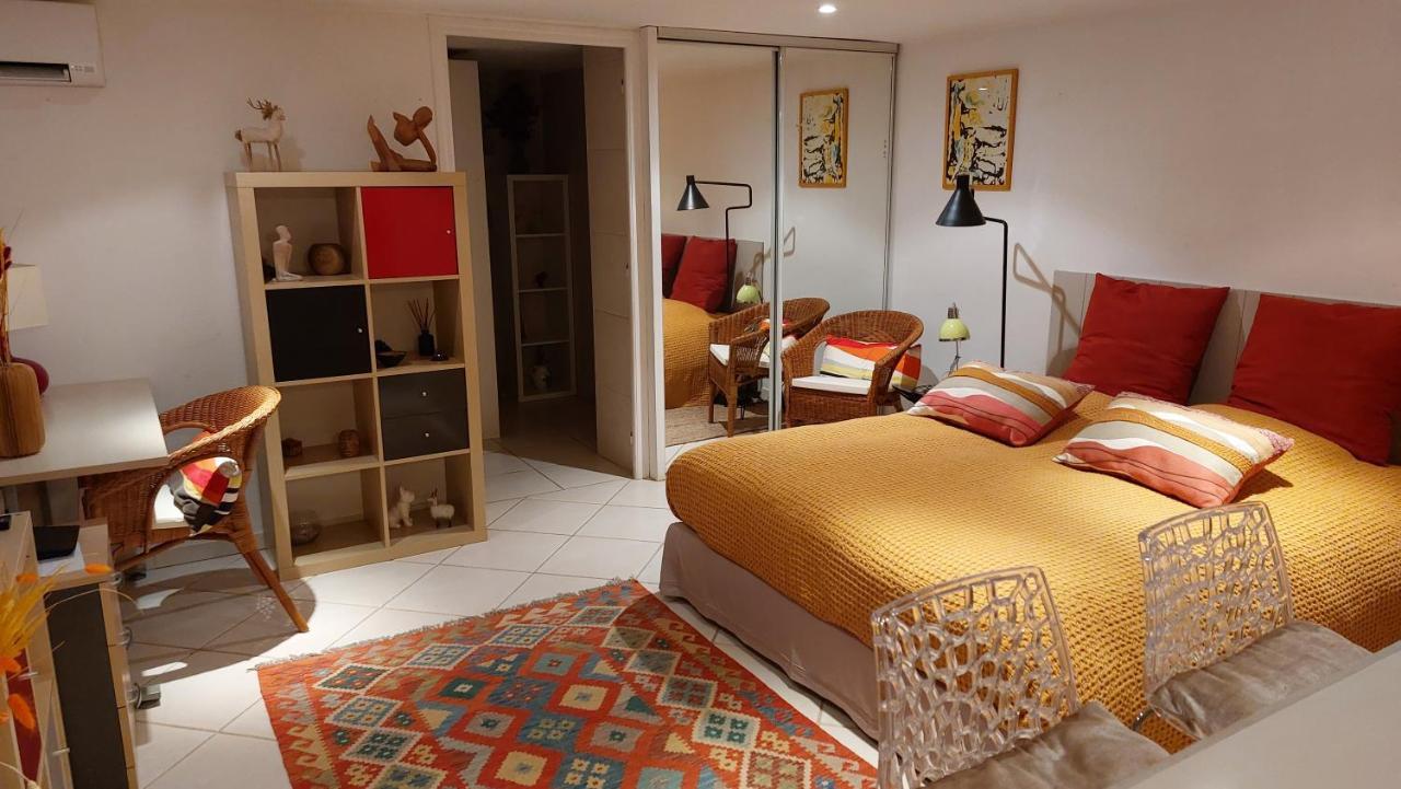 studio rue ménard près de la tour magne Nîmes Extérieur photo